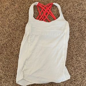 LuLulemon tank with built in bra